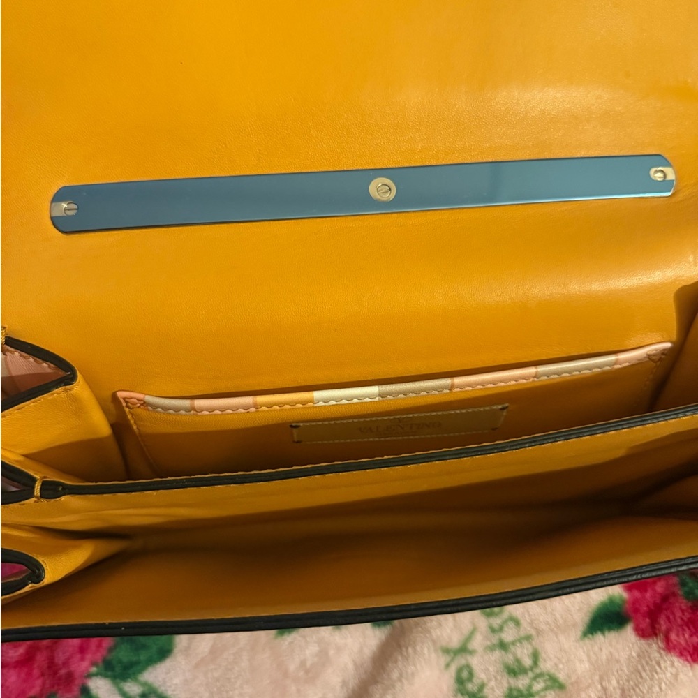 Valentino Garavani Multicolor Diamond Pattern Shoulder Bag - Picture 4 of 4